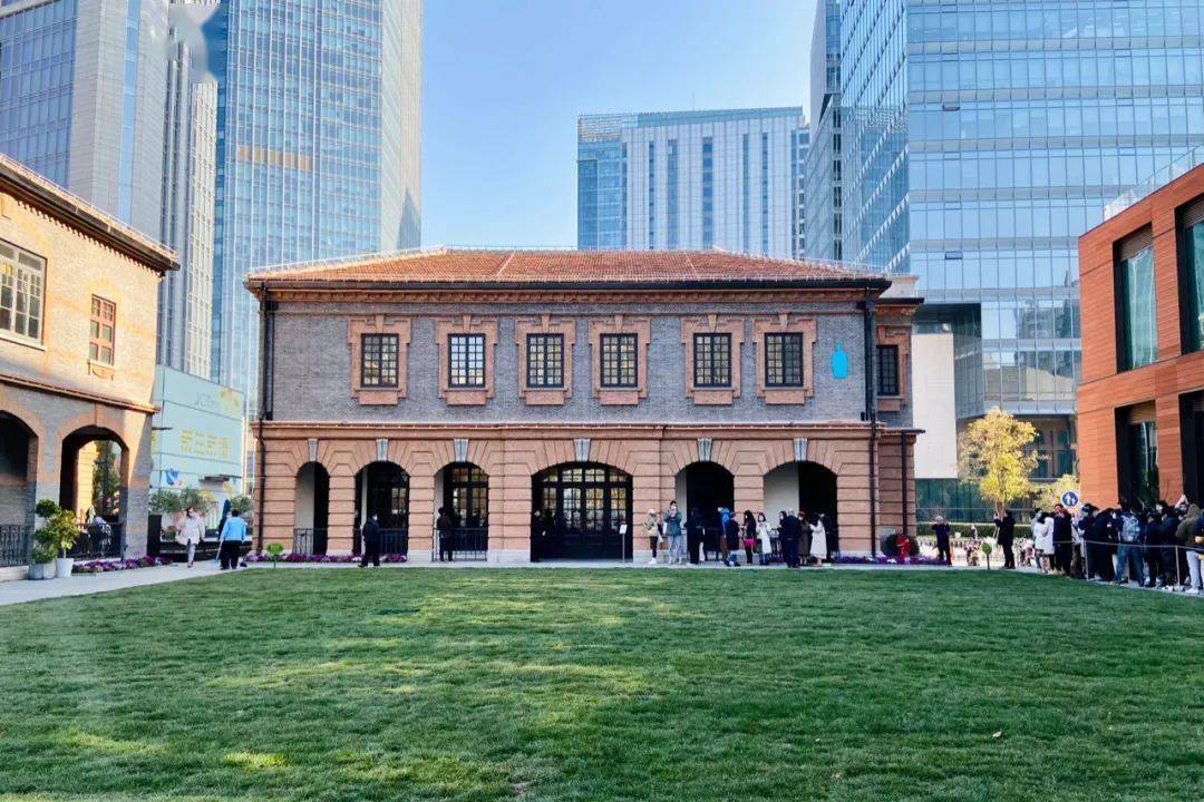 Blue Bottle 蓝瓶咖啡内地首店开业 小编历时5小时喝到 都经历了什么 Iziretail热点 队伍 顾客 营业