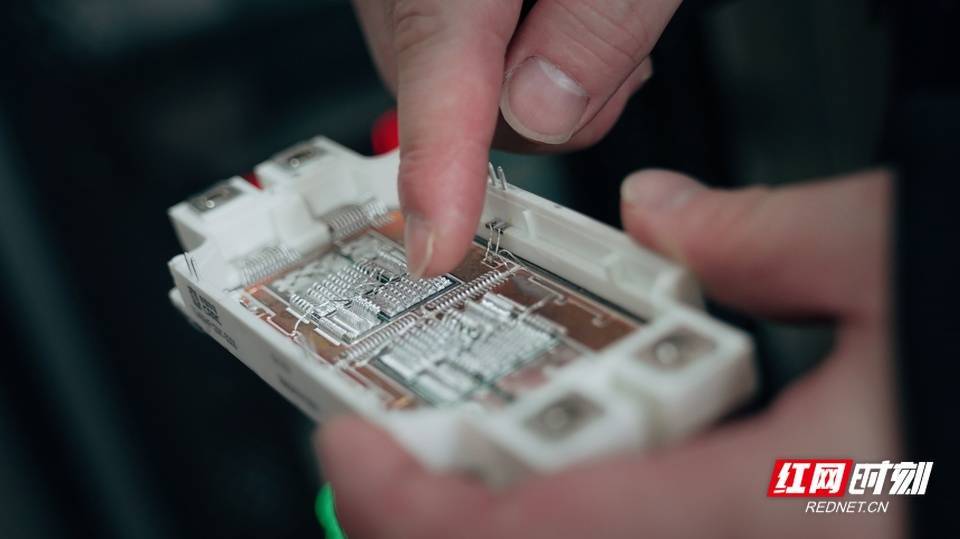 怀着一颗爱国心 杨鑫想造中国“芯”｜科学之恋·湖湘青年科技工作者群像②