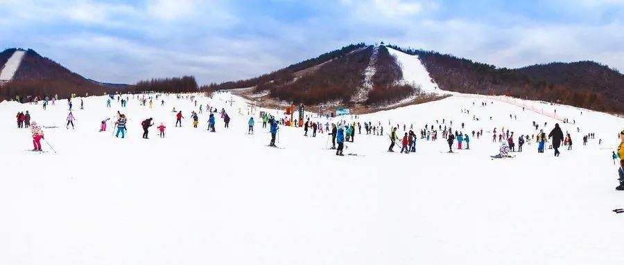 青岛月季山滑雪场图片