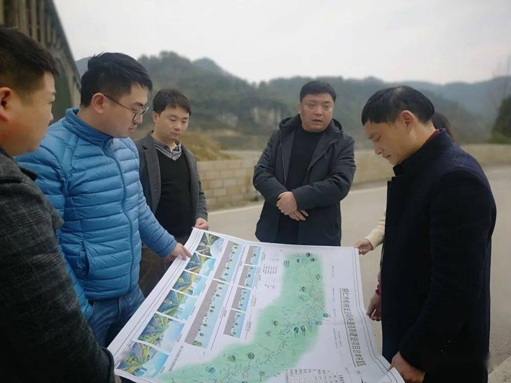 2月25日,党组成员,副县级干部李建琴带队现场踏勘环城高速,调研查看