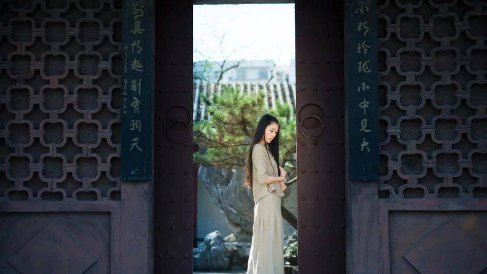 又逢一年春夏至,门扉依旧待君开_Pere_Grand_Jusqua