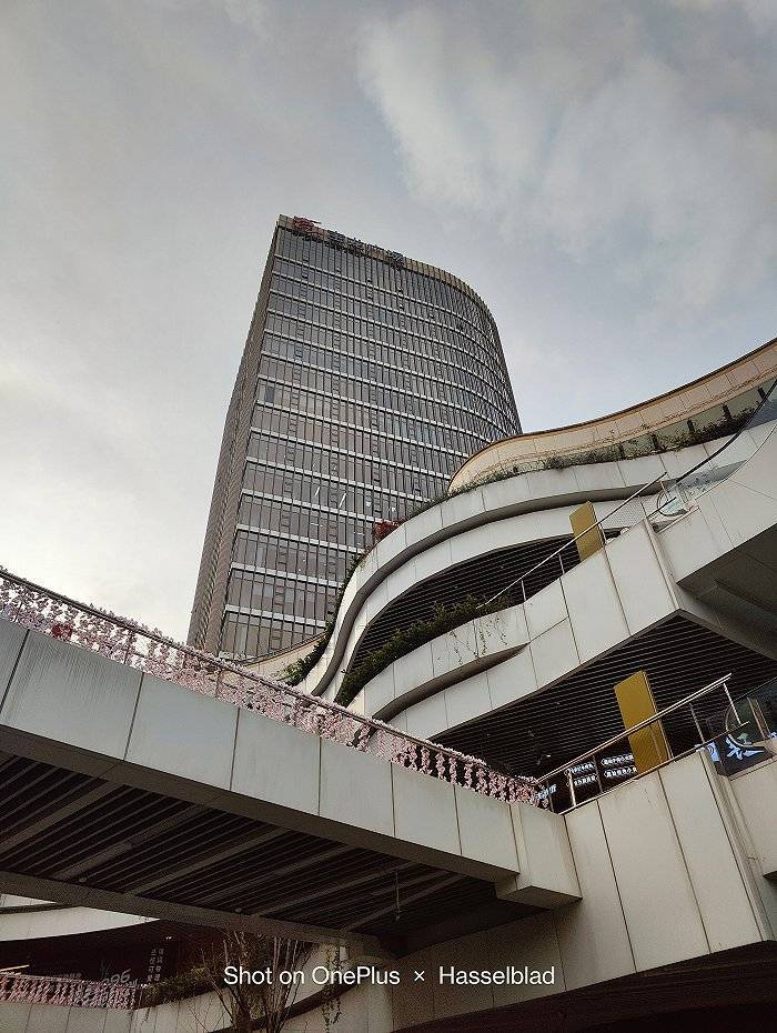 一加10 Pro上手体验：打游戏最好的性能旗舰？