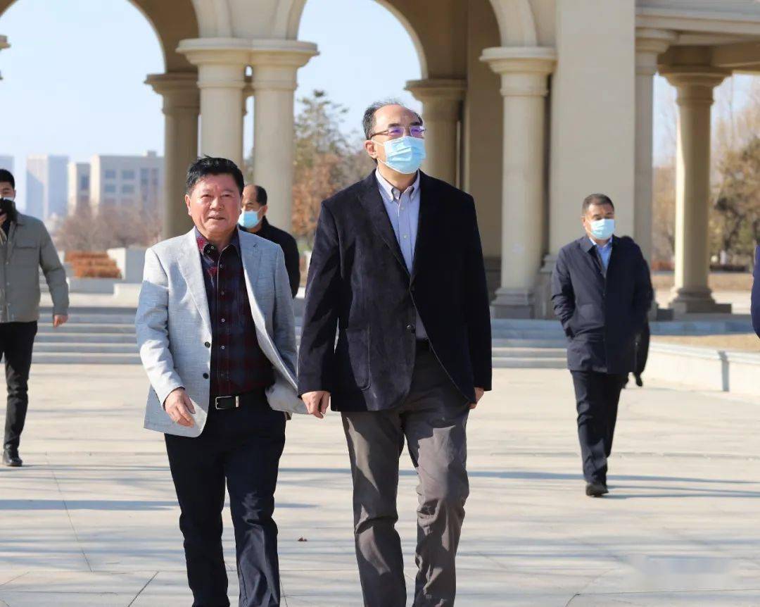 庄河市委书记申守勃调研明珠湾工程建设情况