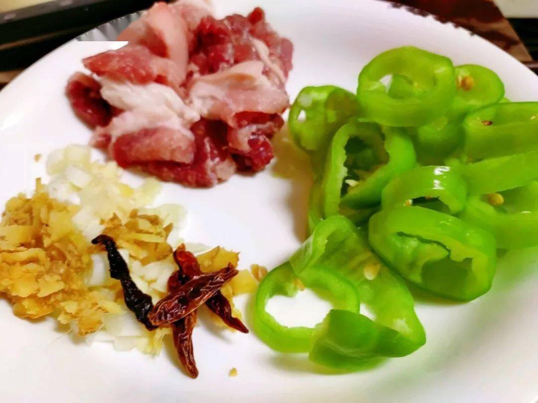 料酒|经典下饭菜干锅土豆片、花菜、千叶豆腐,一招学会!