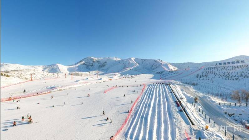 国际|来阿勒泰“滑春雪”，抓住雪季的尾巴