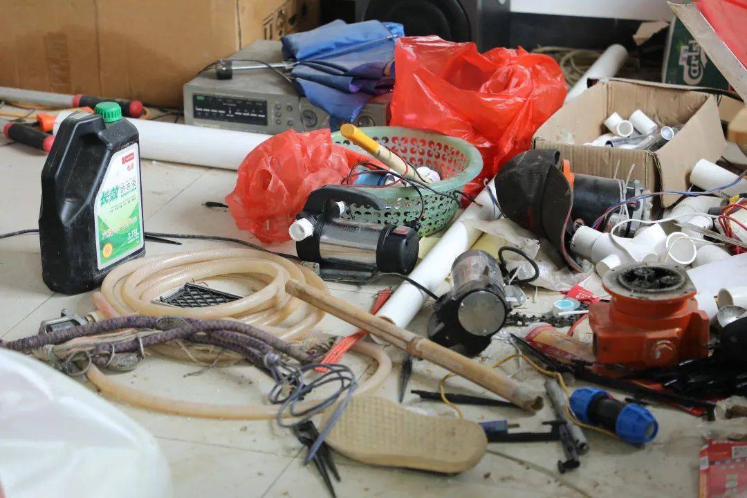 广东│多名偷油油耗子被同时抓捕缴获油品53吨