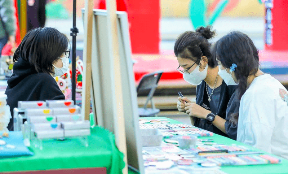 课堂|市集、音乐会、美丽课堂……“女神”们的节日套餐来了