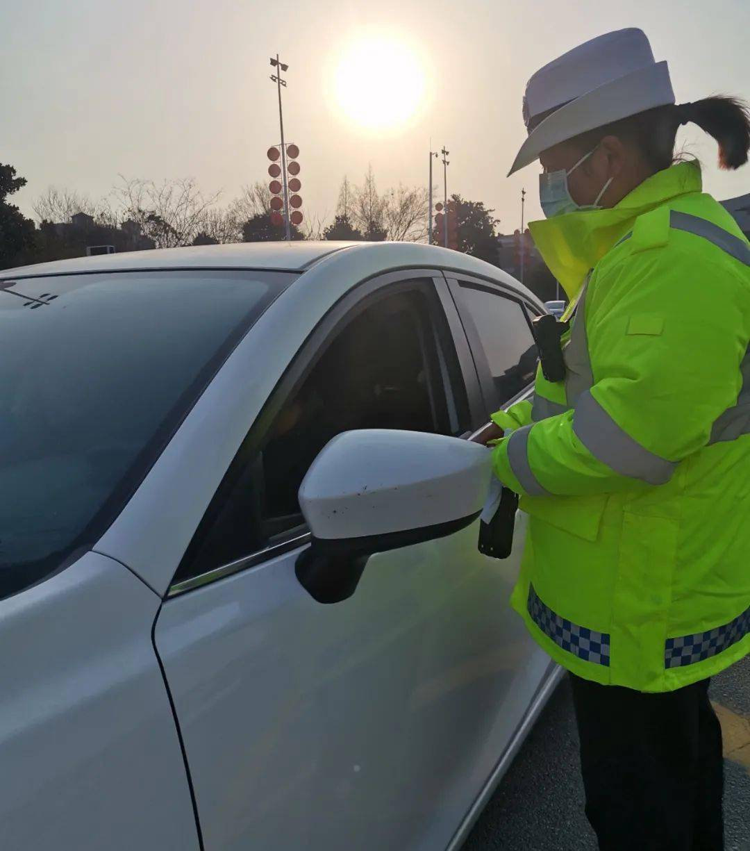 致敬了不起的她河南高速交警多种形式开展三八节系列主题活动