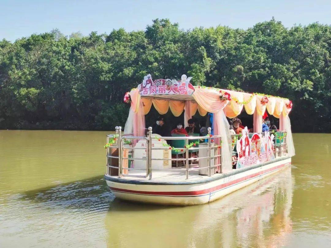 古风游船湿地文创店womens day游船码头湿地文创店都能找到身穿汉服