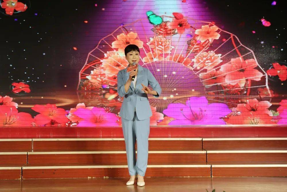 颍上县"统战有爱·巾帼同心"系列关爱活动走进慎城二小_沈红_教育工委