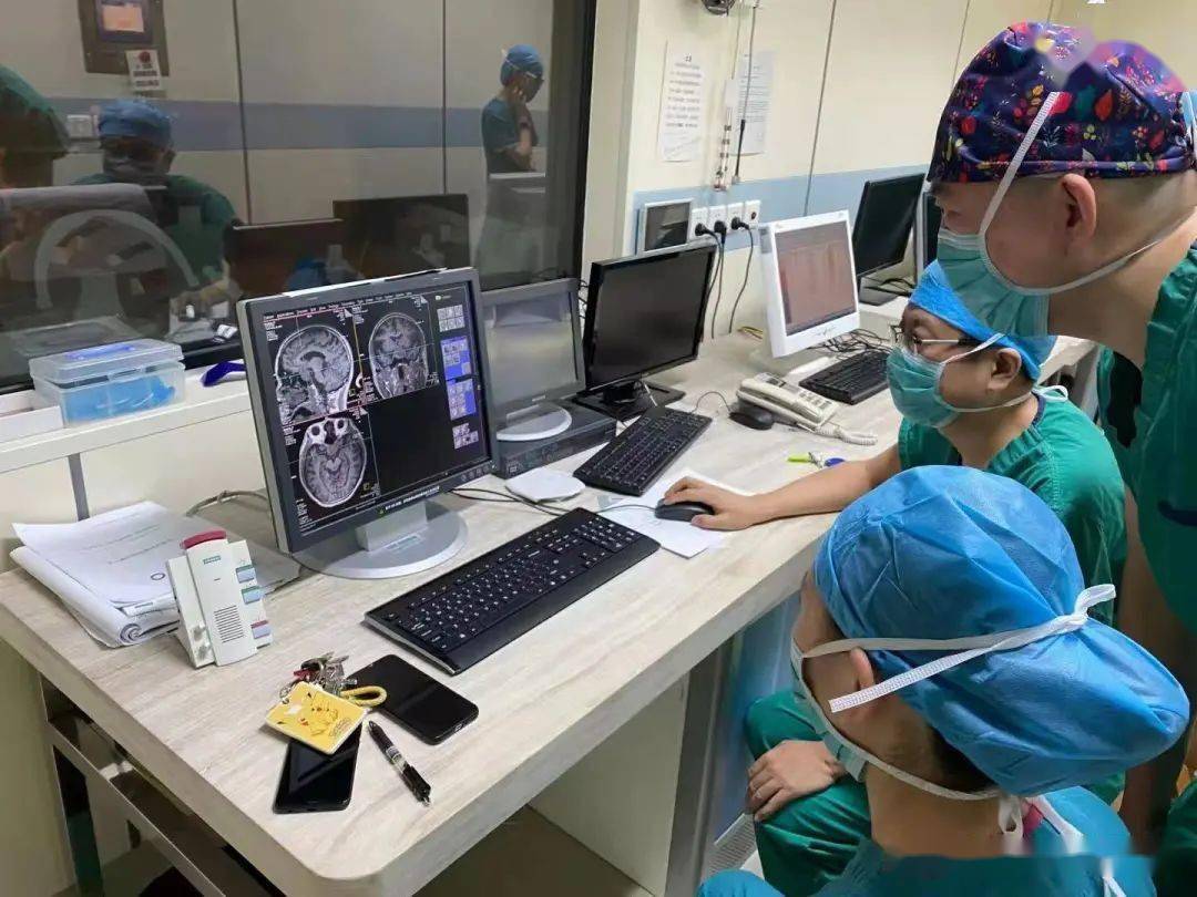 团队|北京协和医院多学科团队紧急采用术中MRI，让垂体瘤卒中患者重获光明