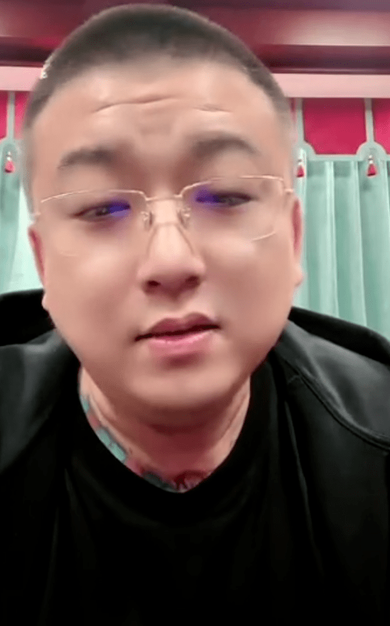 天津李四吐槽刷200w提现到手才20万王某人嘲讽浩南演戏剧本都没拯救他