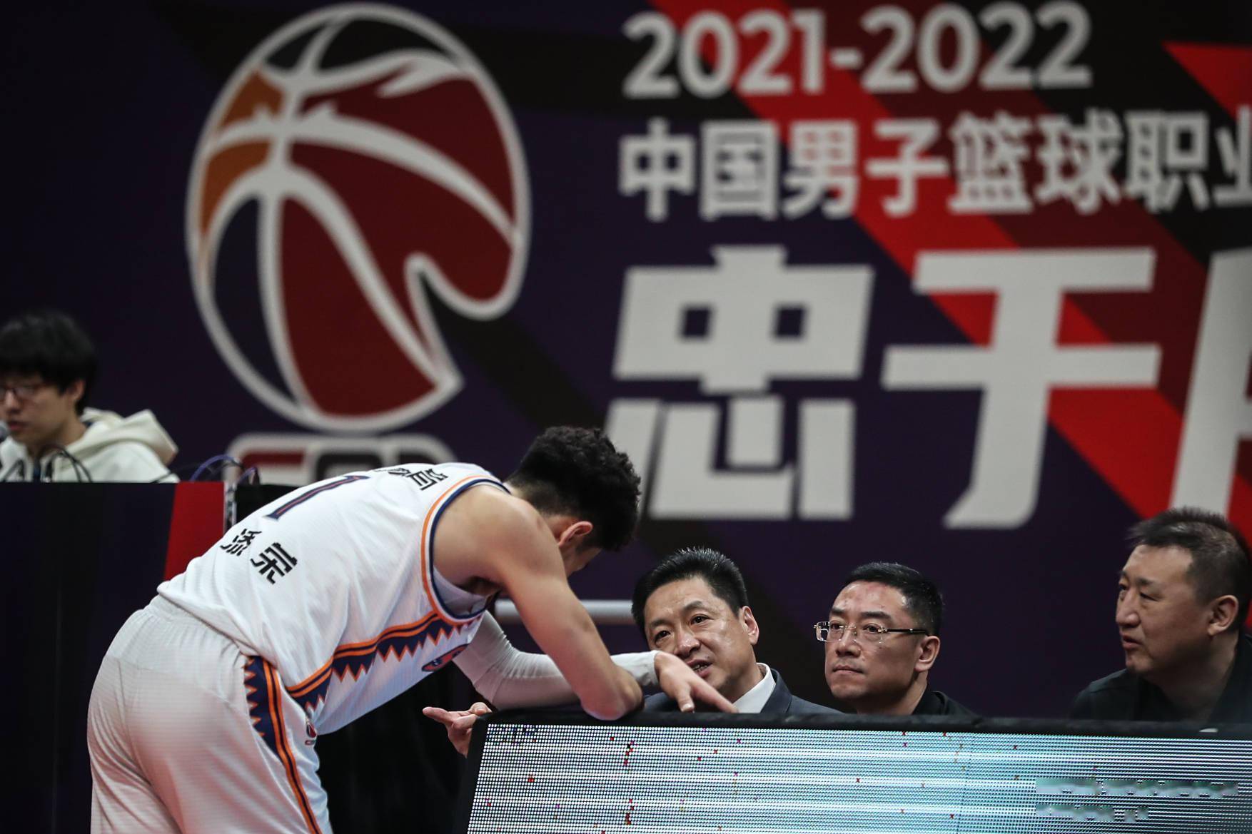上海|篮球——CBA第三阶段：上海久事胜九台农商银行