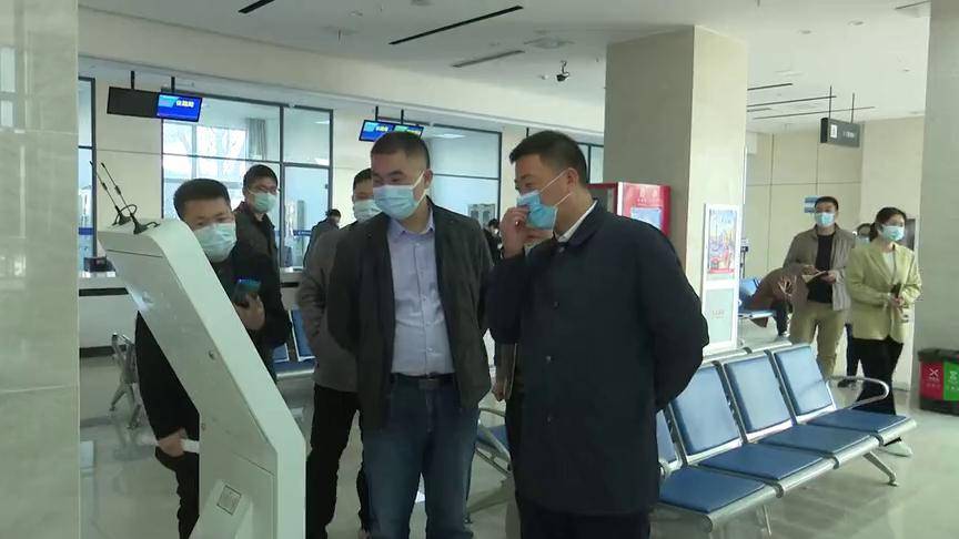 陈元到县政务服务中心督导调研_横峰县_广播_督导