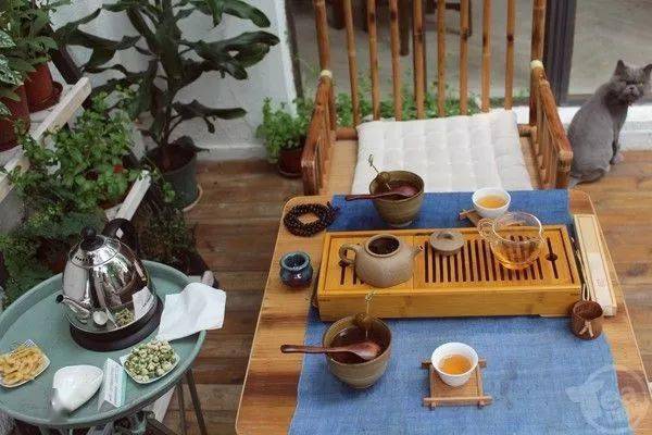 有个院子静时读书闲时喝茶