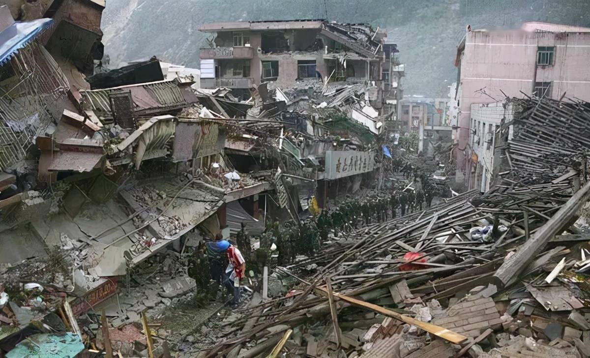 连破三戒的和尚汶川地震收留孕妇煮肉杀鸡却救了上千人