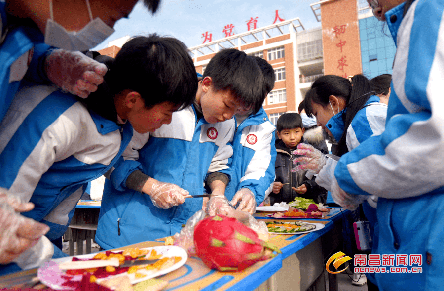 為加快推進我省大學,中學,小學和幼兒園勞動教育,2021年5月,省教育廳