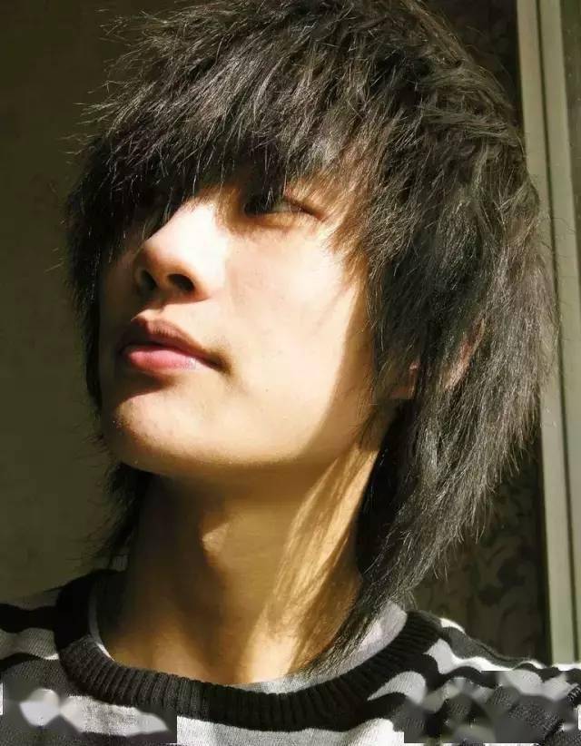 许嵩出道15周年不上综艺没有热搜他怎么还没有过气