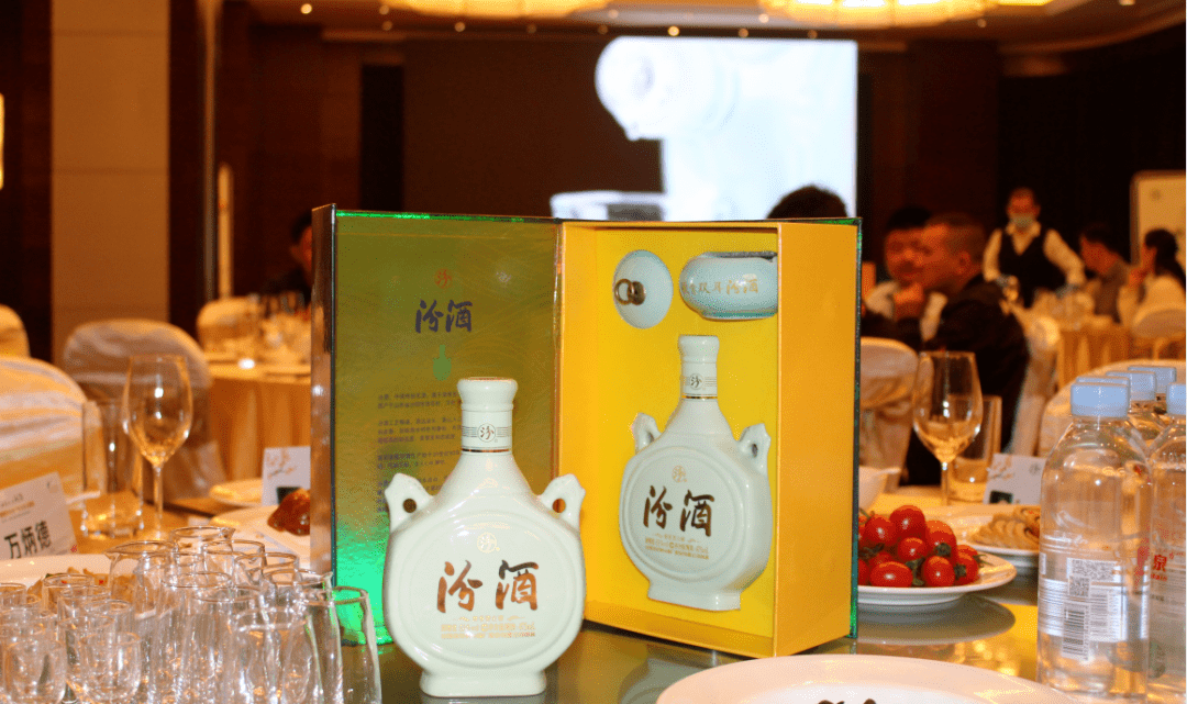 重返经典生而不凡复古藏青双耳汾酒安徽首秀