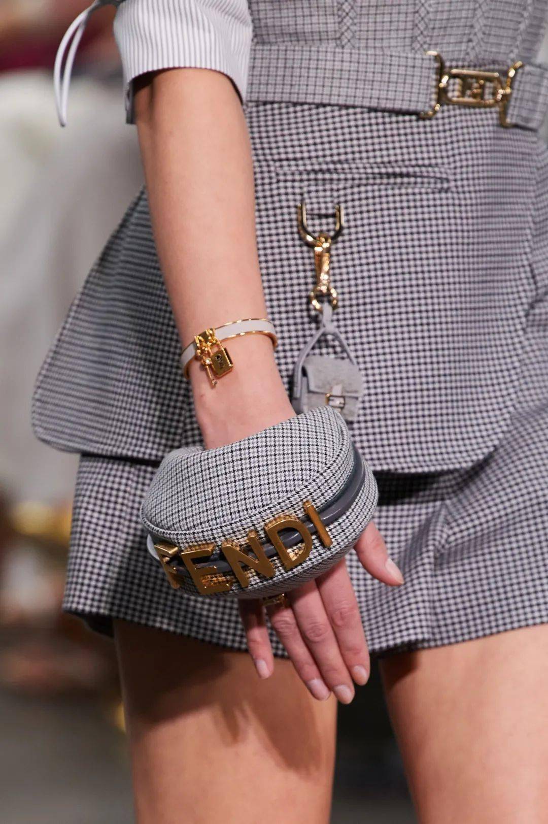 经典谁会是下一个爆火的“明星同款”？