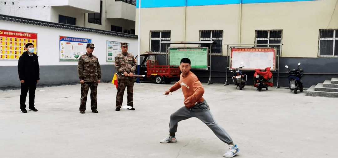 河南伊川大學生武術教練當兵記