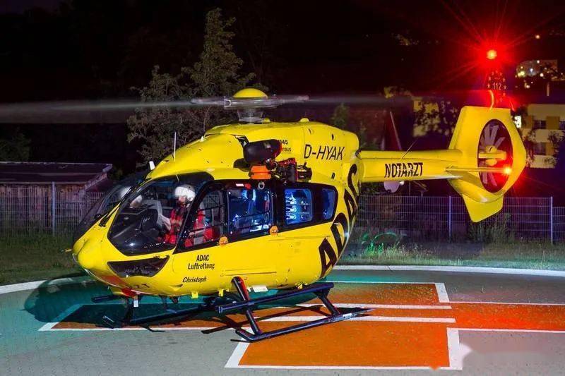 一架空客h145救援直升机夜间误降在木桩上
