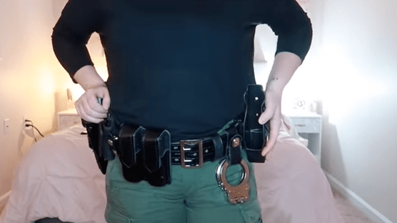 为什么美国警察的腰普遍都不太行?