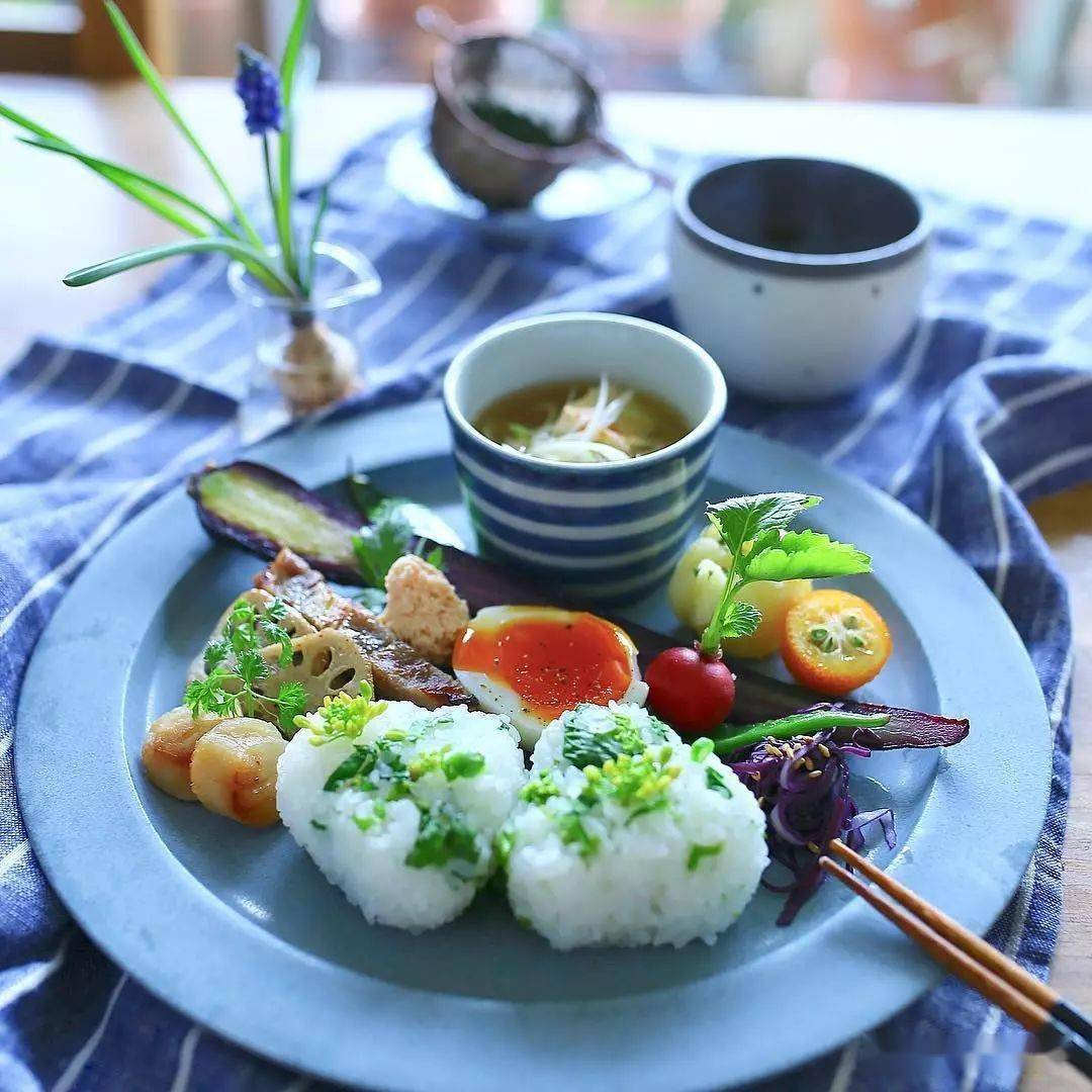 42歲阿姨輕斷食午餐,走紅朋友圈,網友:真自律,這麼吃想胖都難_老於