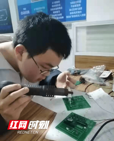 刘子谦|少年自有凌云志 逐梦亦怀爱国心——记永州四中高二2007班科技创新达人刘子谦