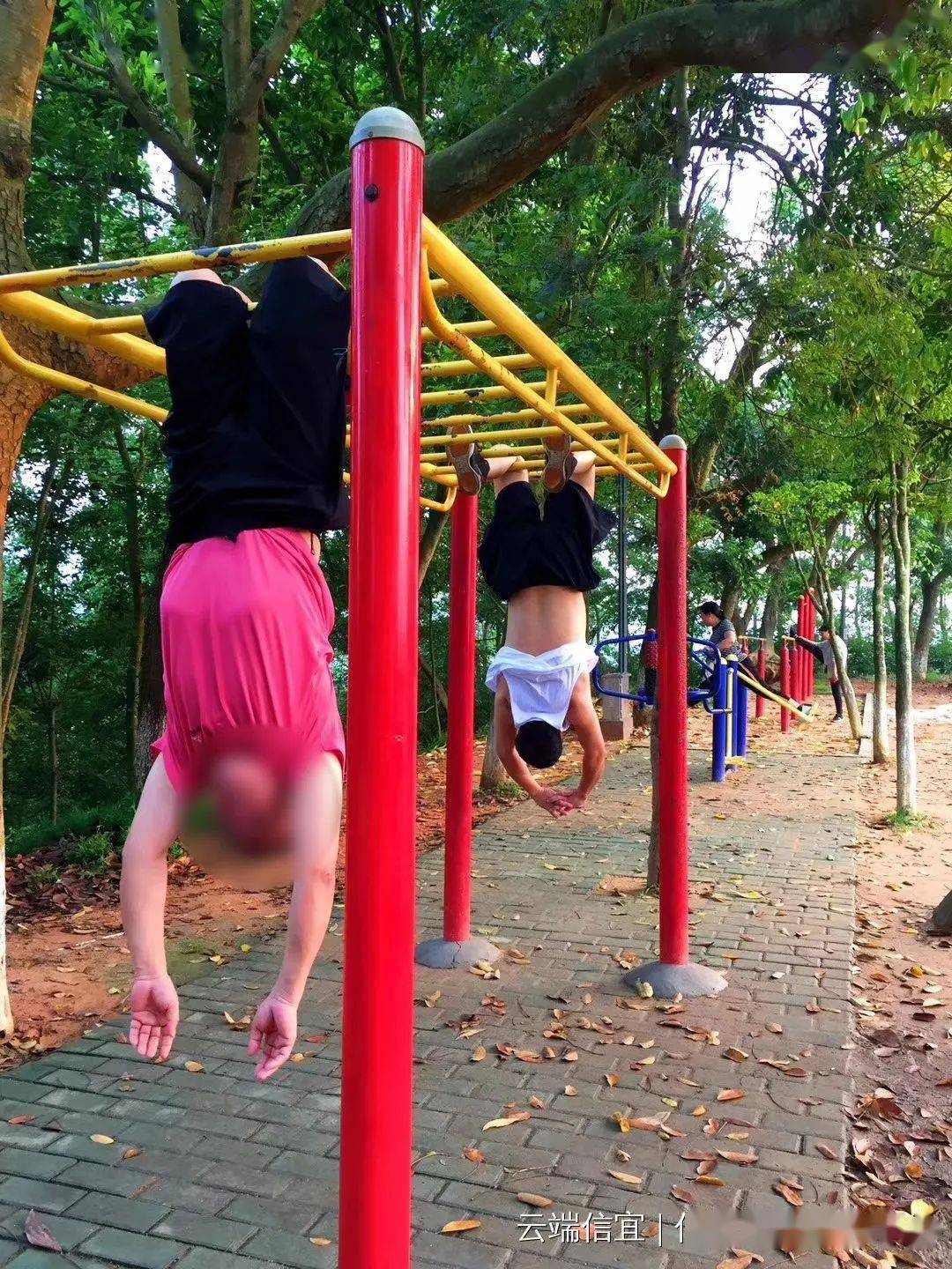 小心茂名某公园有人运动时出了意外