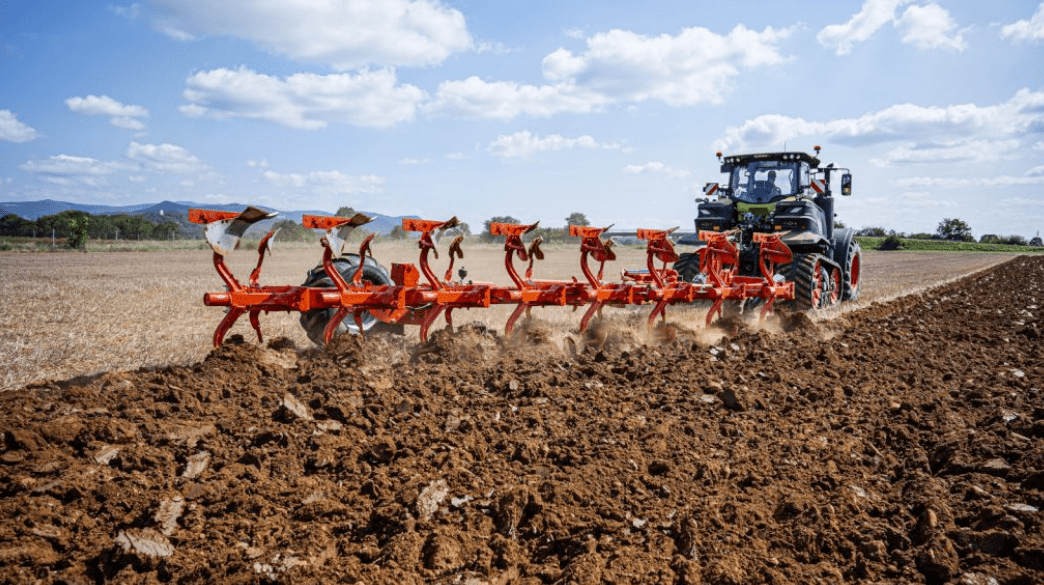 翻土利器助春耕库恩multileaderxt翻转犁获2022年度农机奖