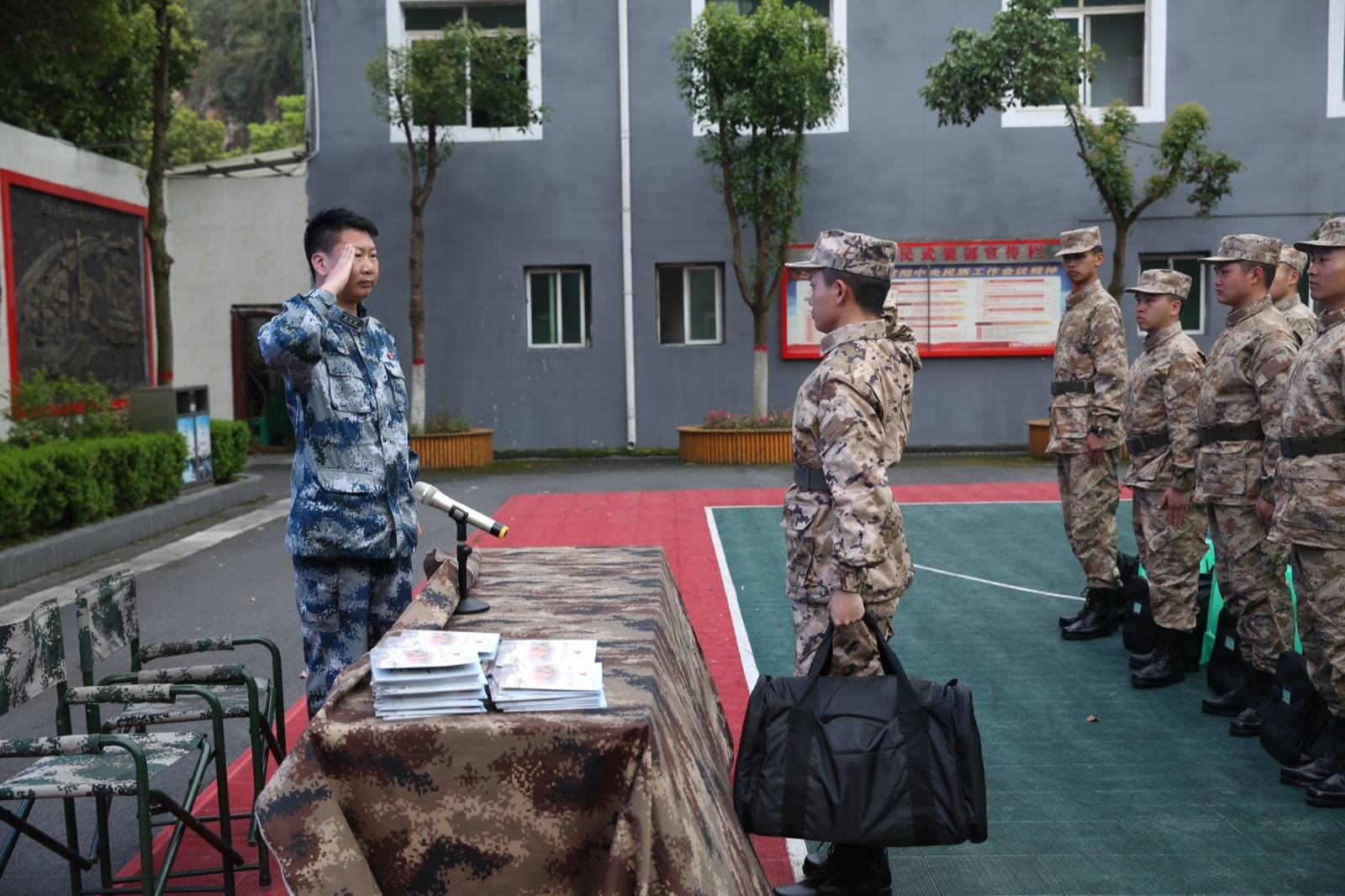 一身橄榄绿 一股军人气_新兵_人民武装部_训练