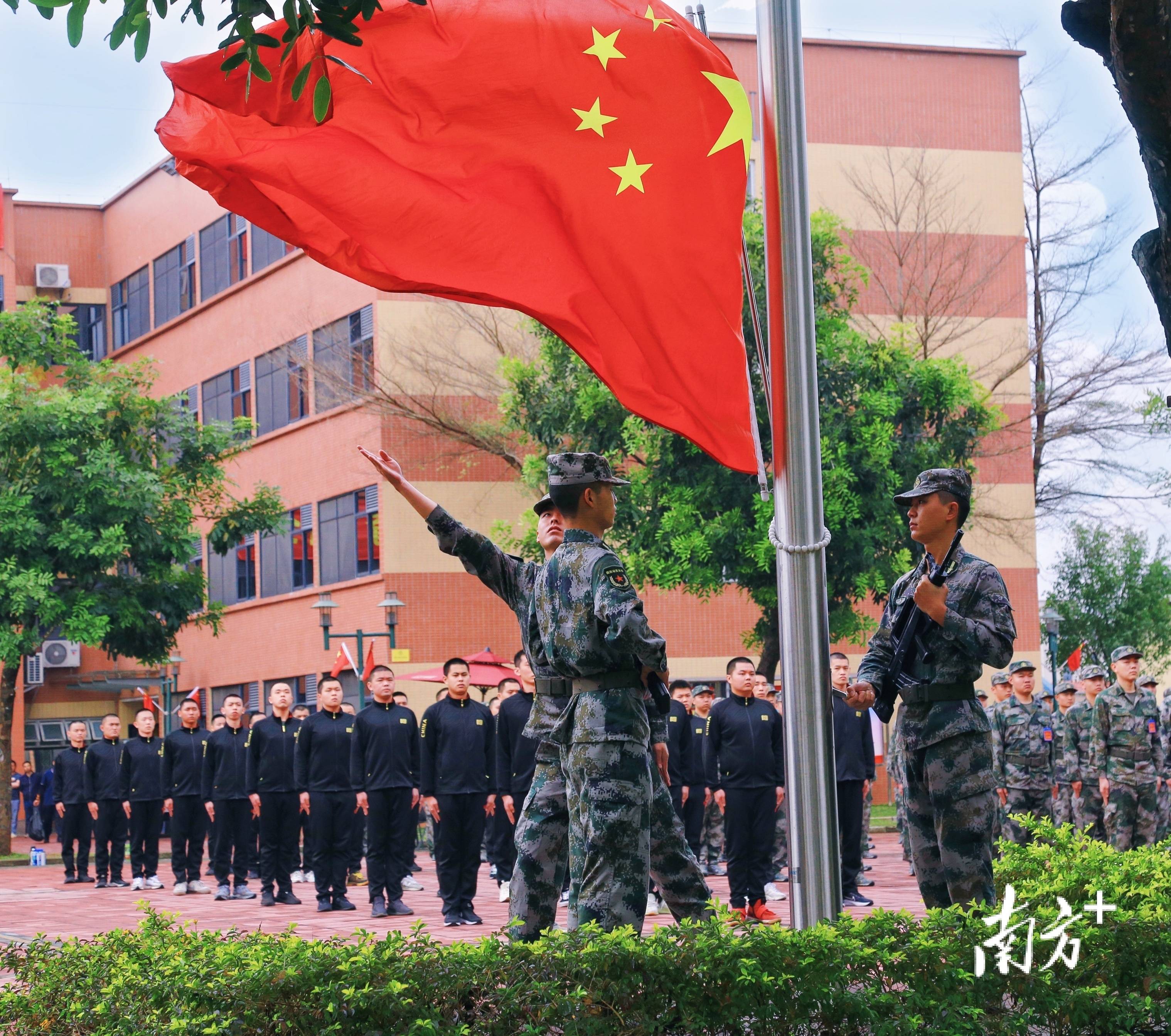 龙华区以工代训输送备战打仗技能人才到部队