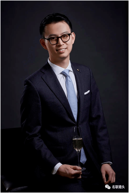 近日,上海浦东文华东方酒店宣布提升陈嘉杰先生为餐饮总监,全面负责