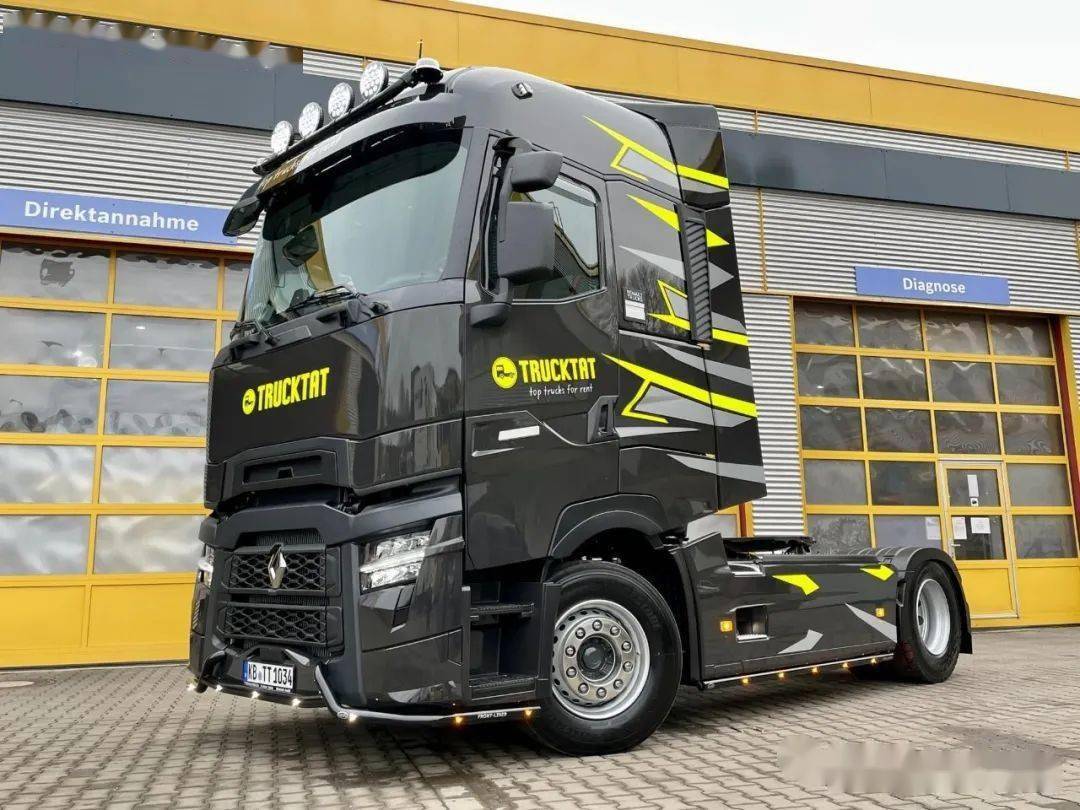 单人驾驶室也能玩出花样看大神如何改造雷诺t系牵引车