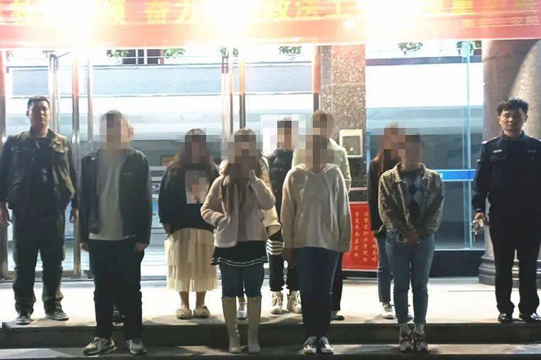 益阳捣毁两个卖淫嫖娼窝点,17名男女当场被抓!_南县_南洲_活动