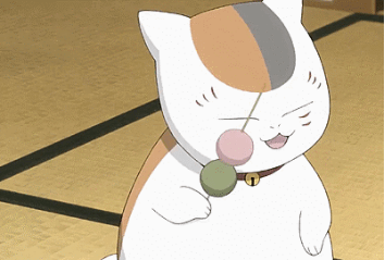 粉色的饼皮包裹着红豆泥,鲜奶油再加上经典三色花见团子,抹茶冰淇淋球