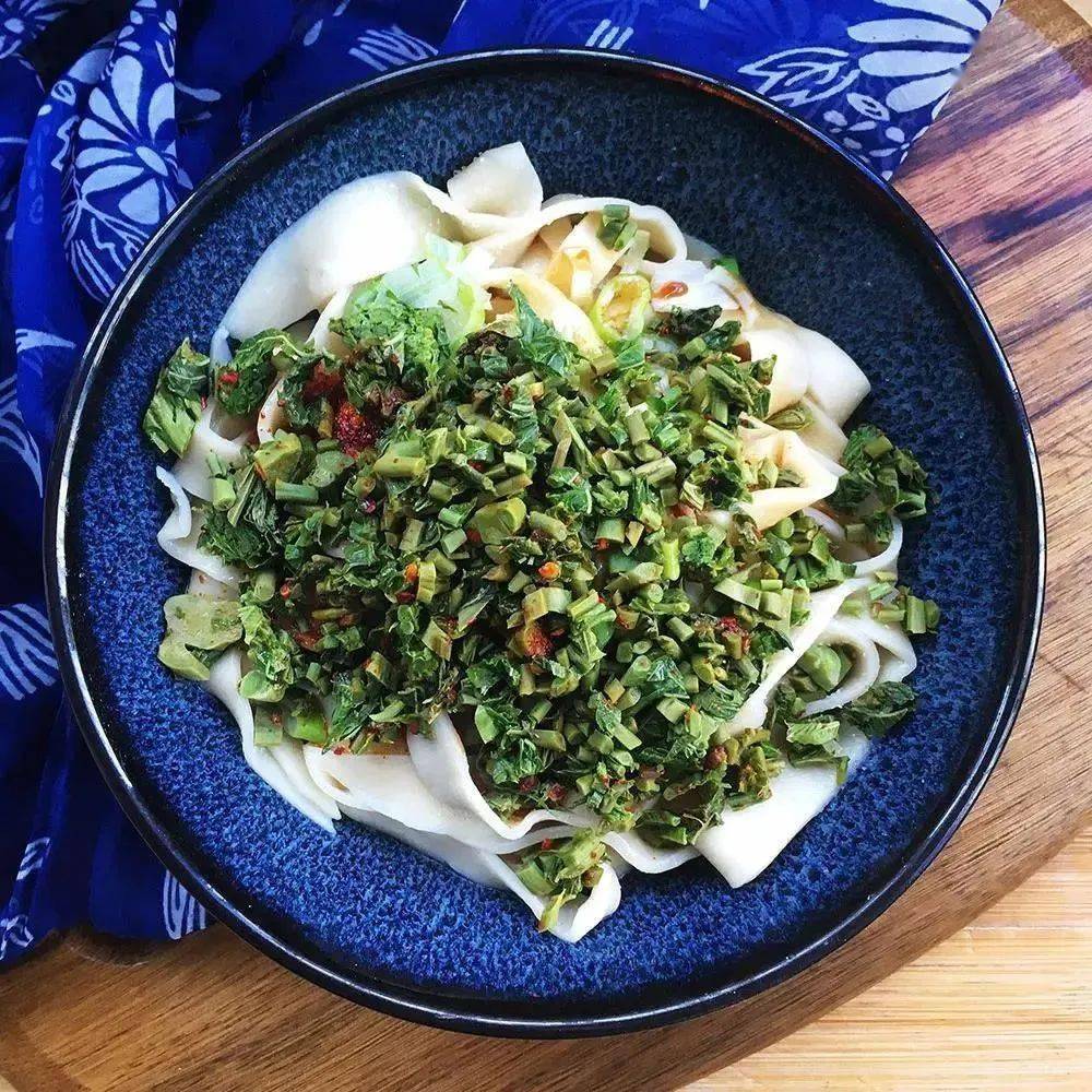 节气小厨房好吃到忘记体重的香椿油泼面