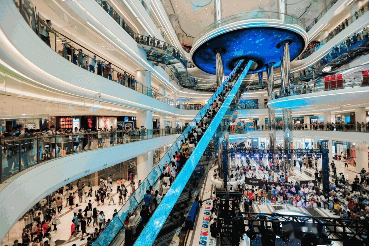 你在血拼购物他在策马扬鞭龙岗万达广场微旅游一日万里