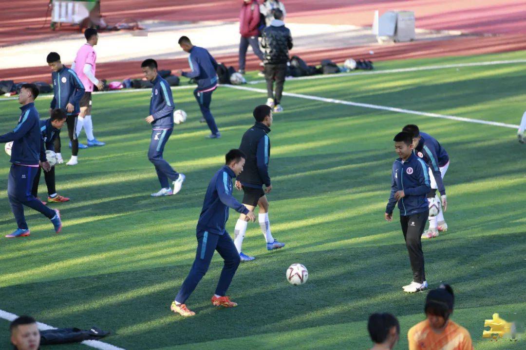 赛前阵容分析与实时比分更新