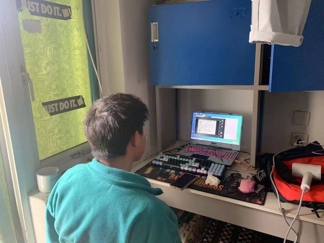 温情进宿舍携手战疫情