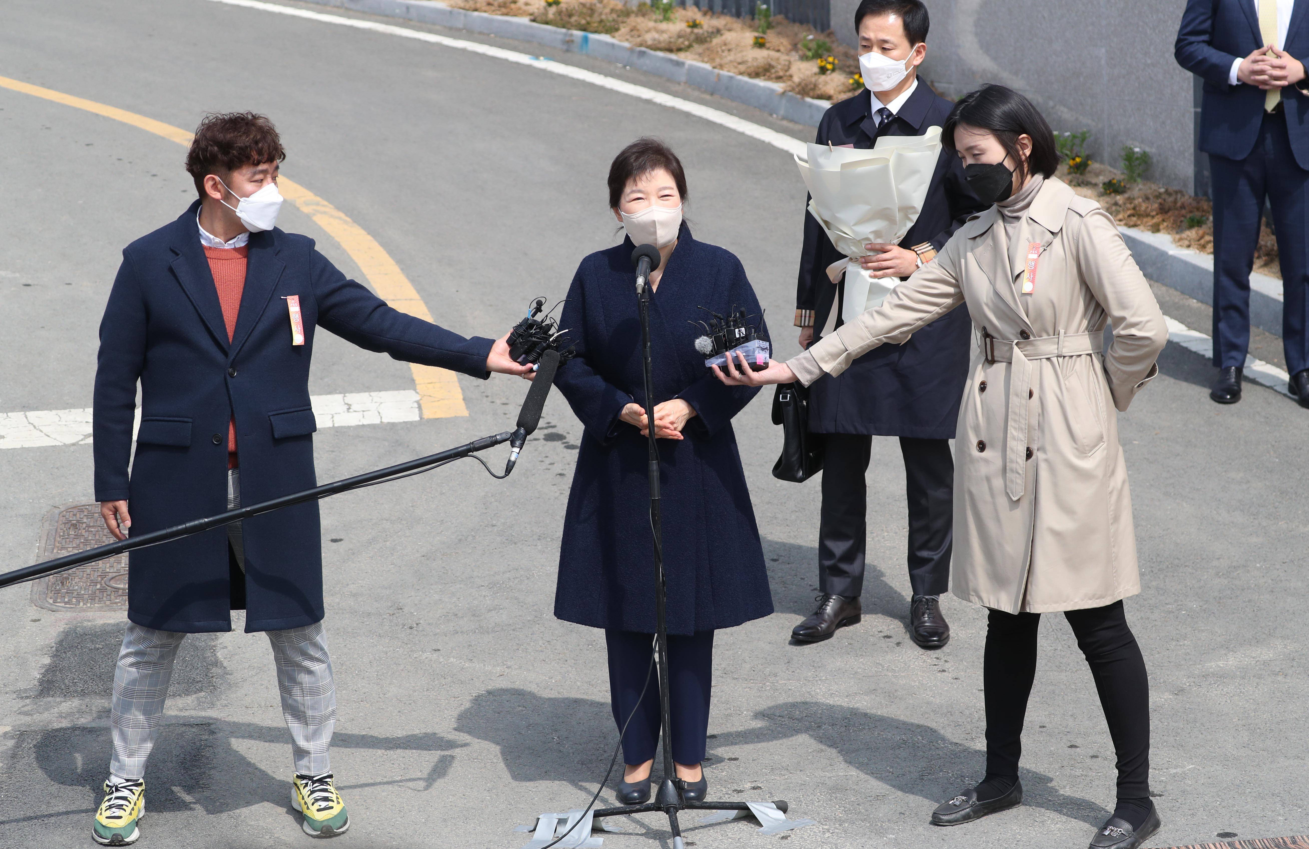 韩国总统尹锡悦就踩踏事故发表电视讲话，宣布进入国家哀悼期 - 澎湃新闻频道 - 25950 – Telegraph