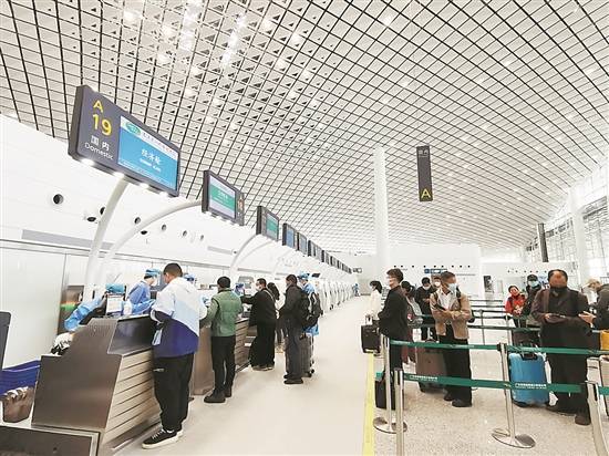 湛江吴川机场今早开门迎客_旅客_登机_航班