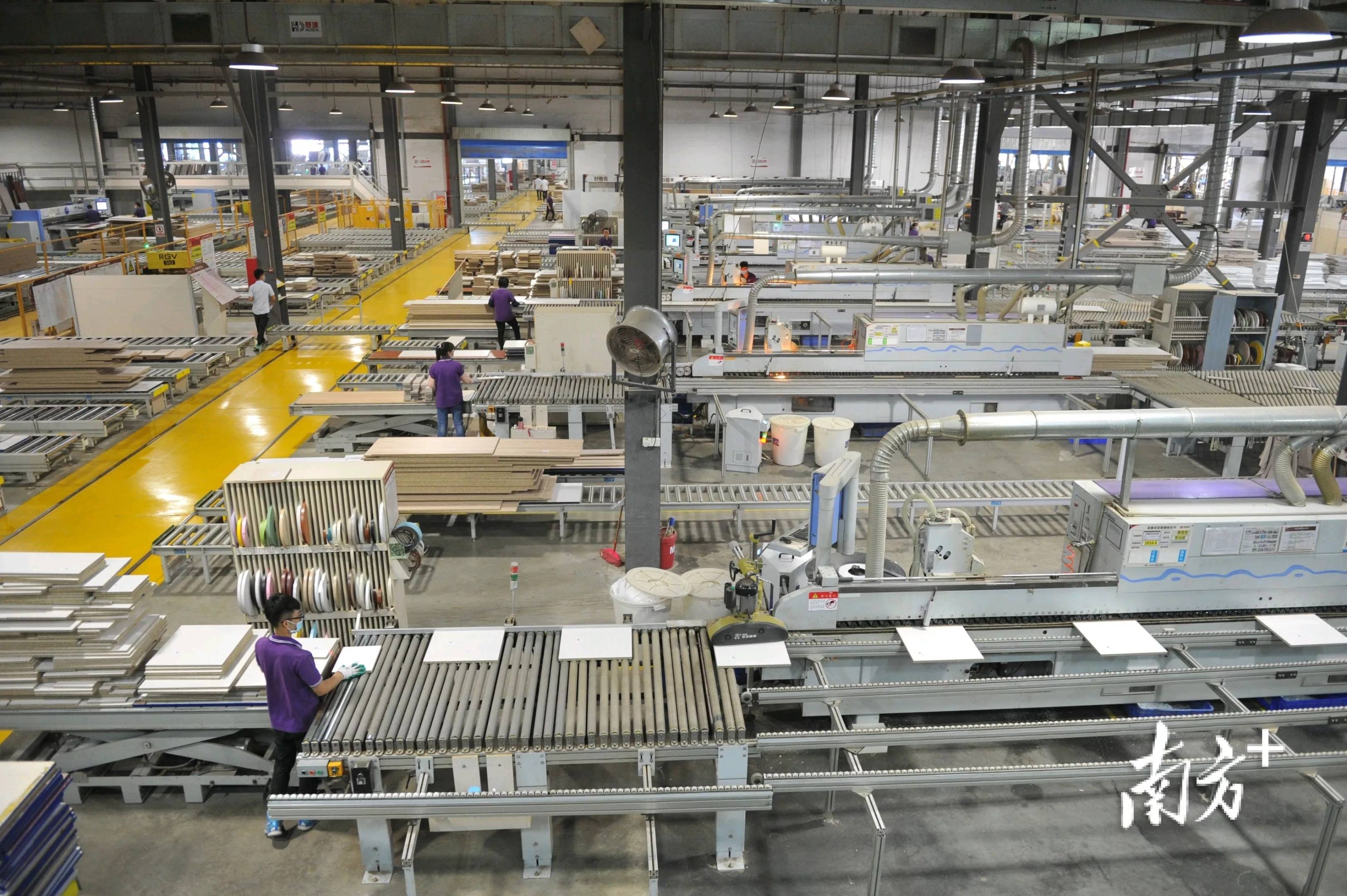 维尚家具是尚品宅配位于南海的智能制造基地,自2006年成立以来,一直