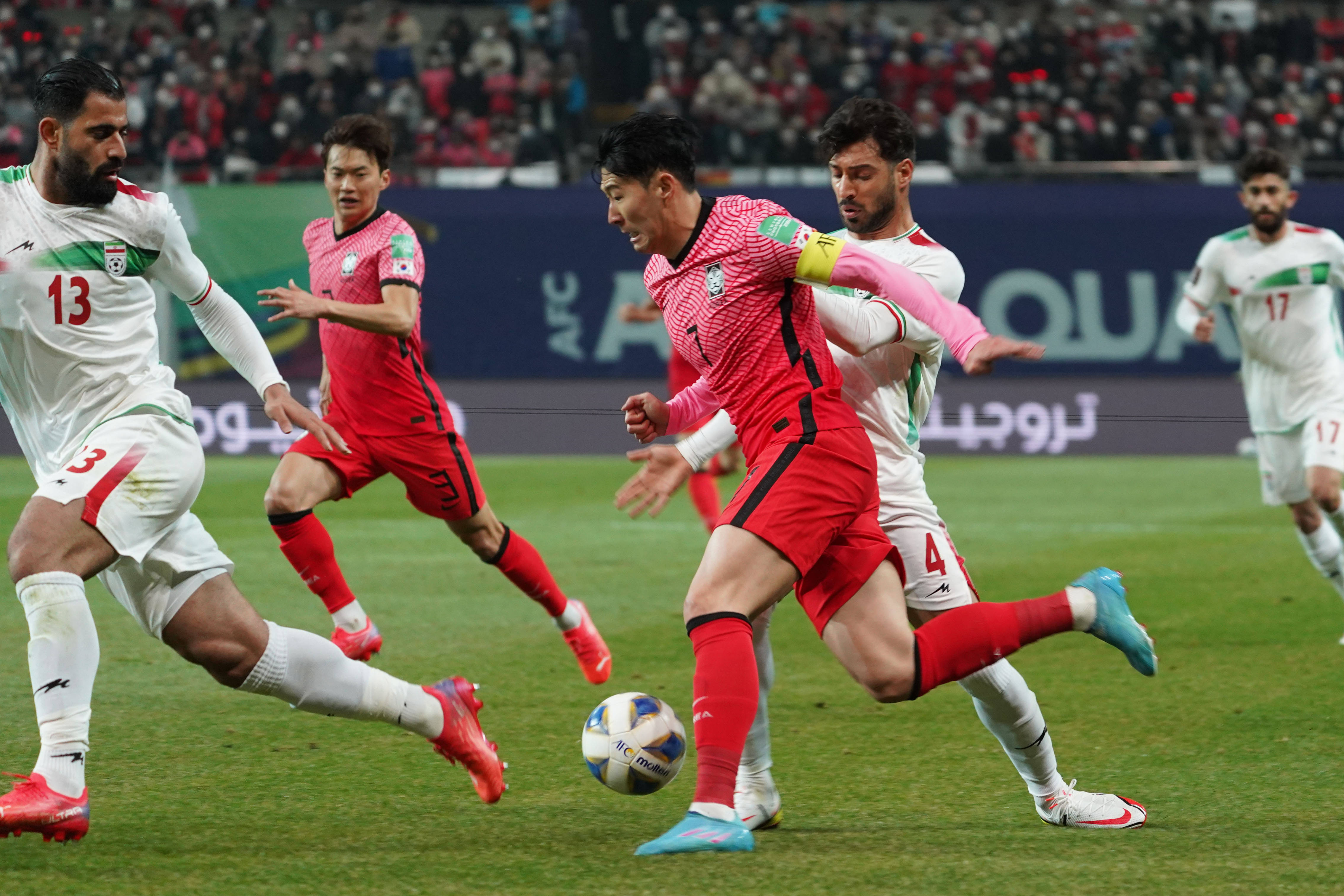 权昶勋|足球——世界杯预选赛：韩国胜伊朗