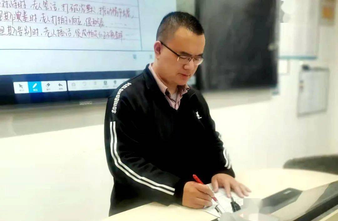 沈阳老师当好学生的表率