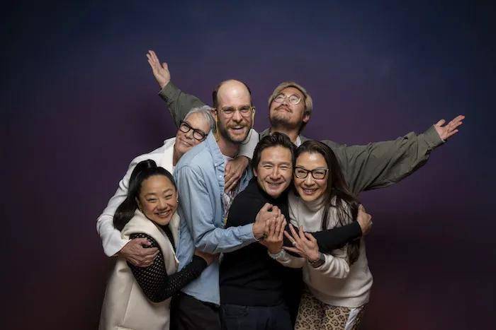 电影《瞬息全宇宙》在线完整免费观看（加长版）【1080P蓝光中字】分享已更新 - 小轻秀场