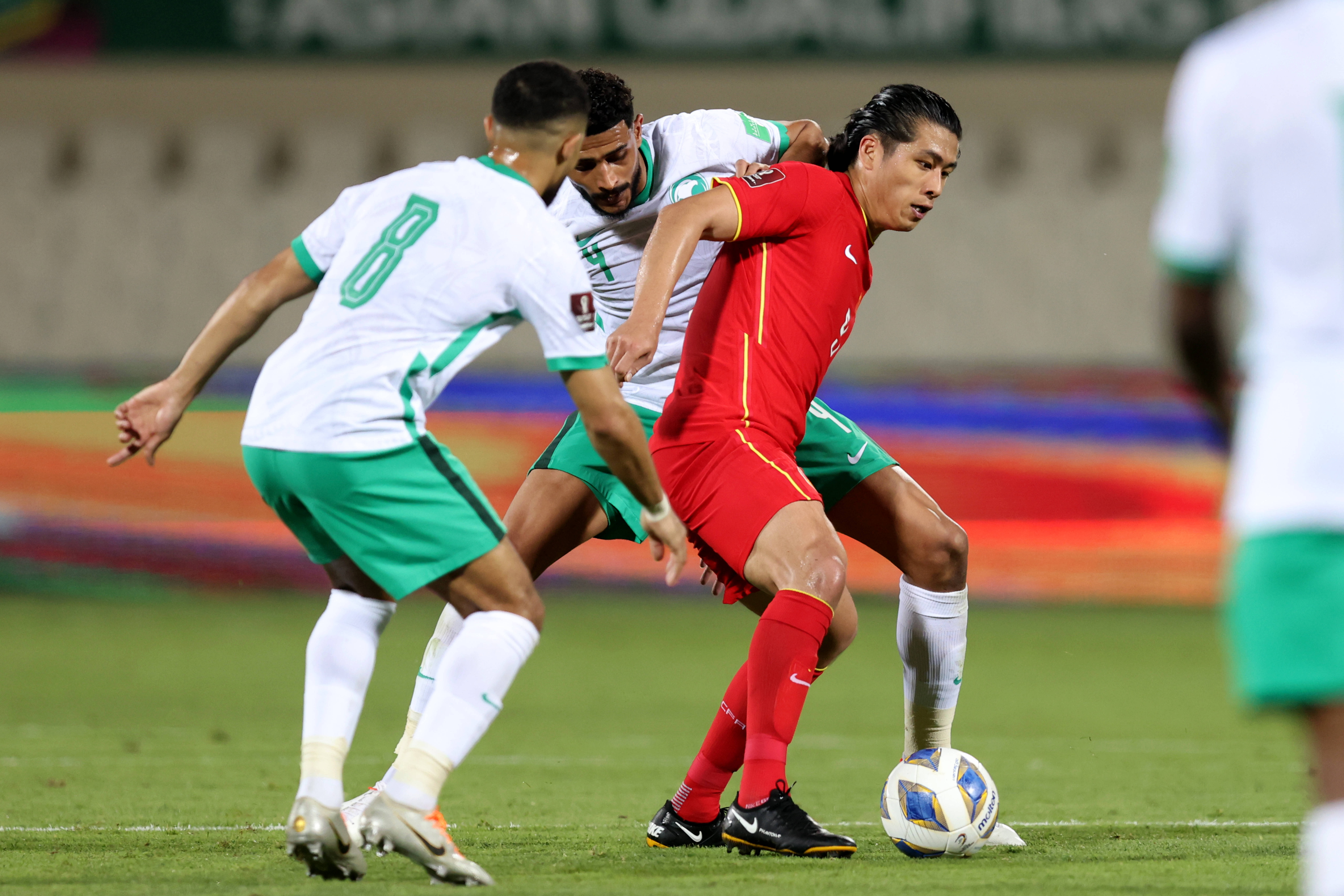 新华社发当日,在阿联酋沙迦举行的2022年卡塔尔世界杯预选赛亚洲区12