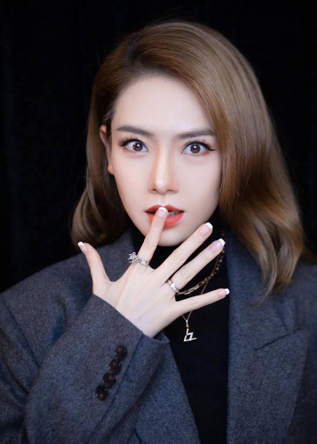 扒一扒女明星们最爱的美甲~快来get同款!