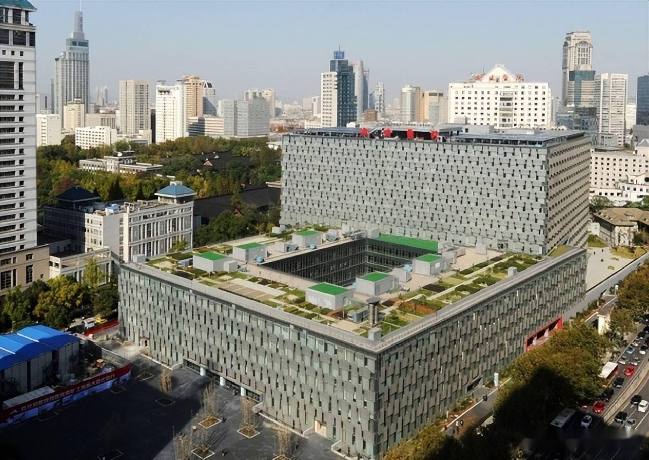 南京鼓楼医院外观图片